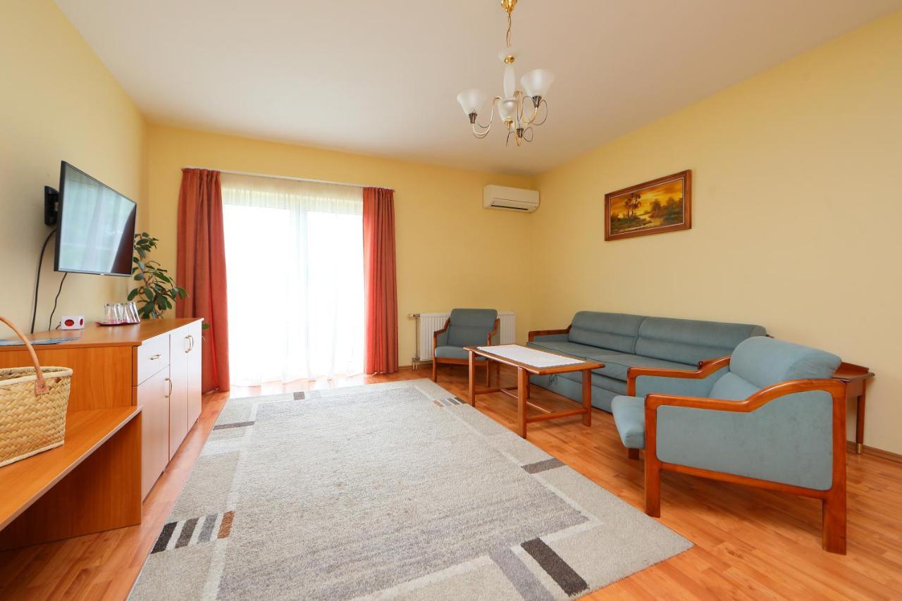 Balazs Villa Balatonfured Bagian luar foto