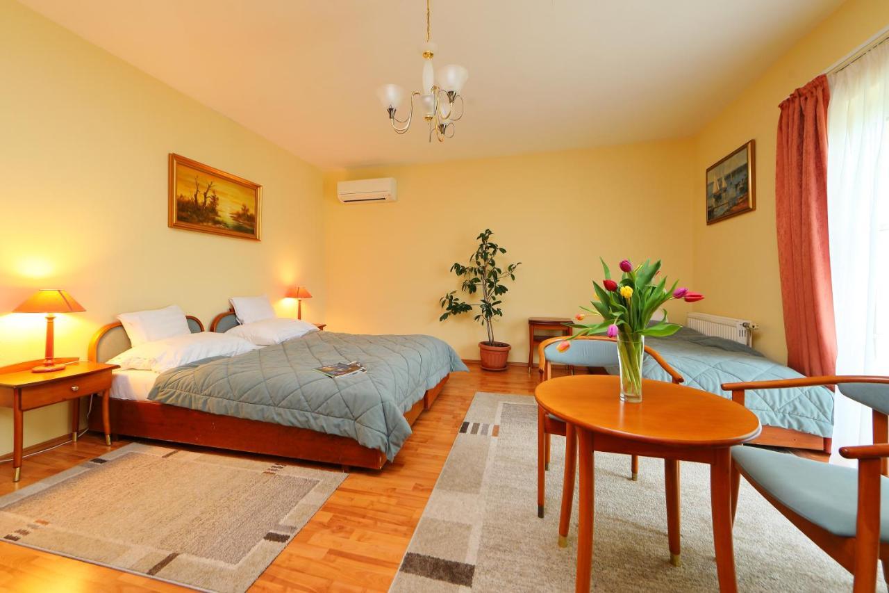 Balazs Villa Balatonfured Bagian luar foto